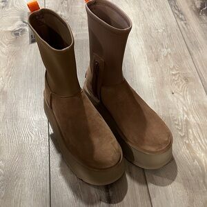 NWT UGG Classic Dippper "Chestnut" platform boots Sz 10